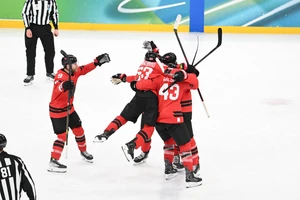 Komm in meine Arme! Kanada steht im olympischen Finale und trifft dort auf die USA.